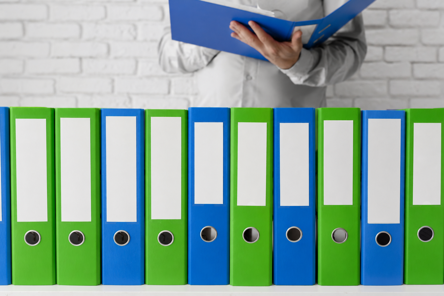 Dosarul personal al salariatului: ce este, ce trebuie să conțină și unde se păstrează?
